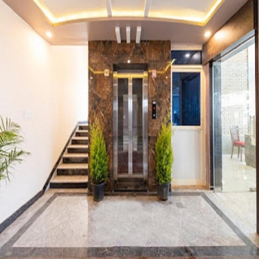 Vovo Hotels Yelahanka Экстерьер фото