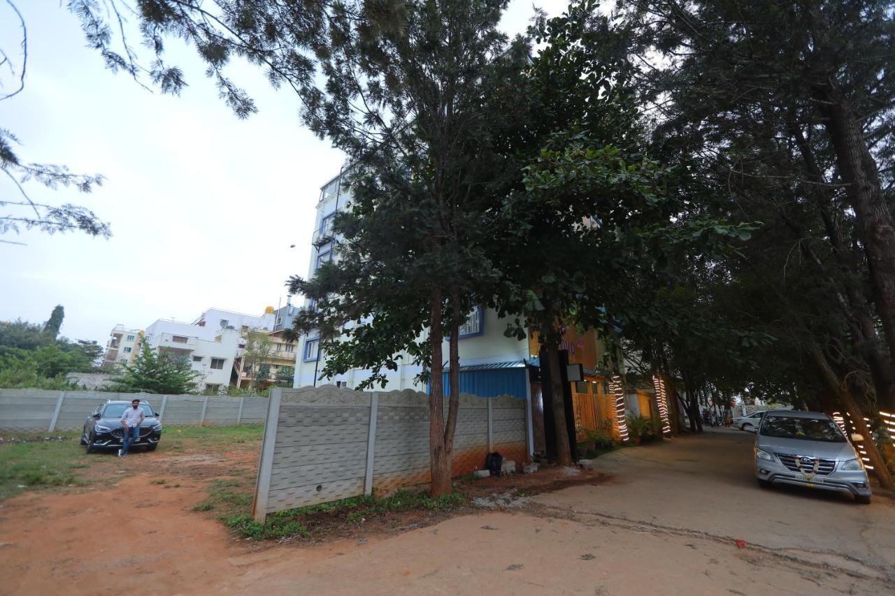 Vovo Hotels Yelahanka Экстерьер фото