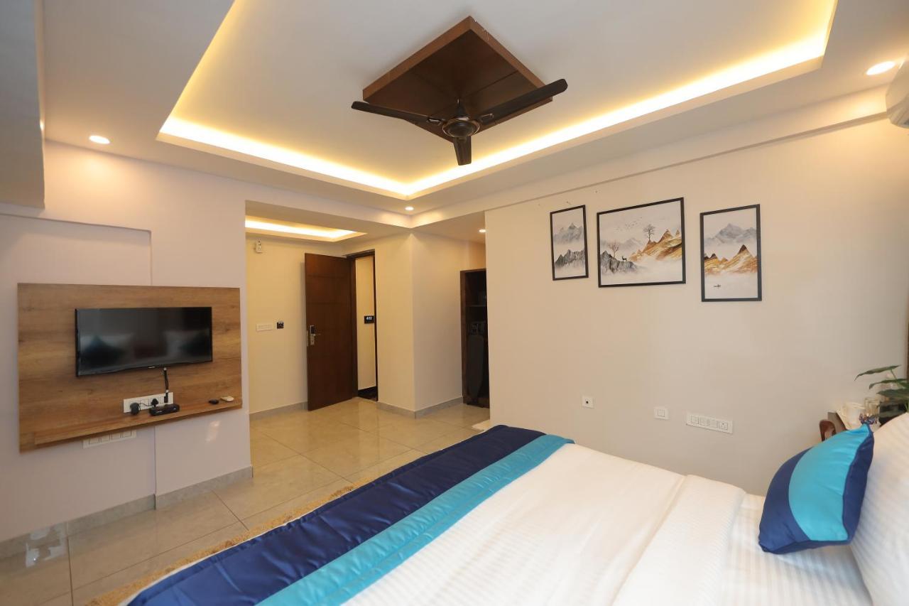 Vovo Hotels Yelahanka Экстерьер фото