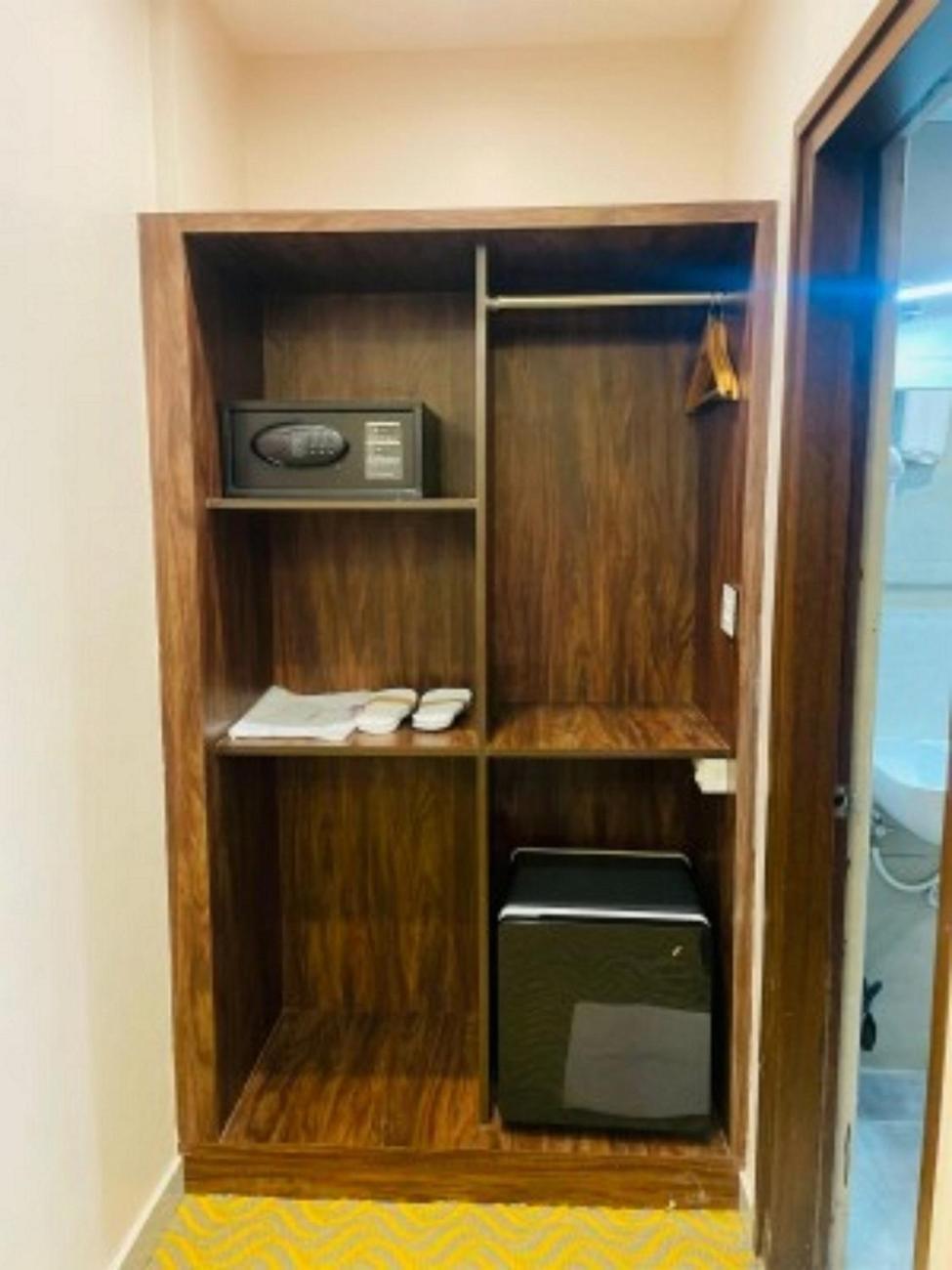 Vovo Hotels Yelahanka Экстерьер фото