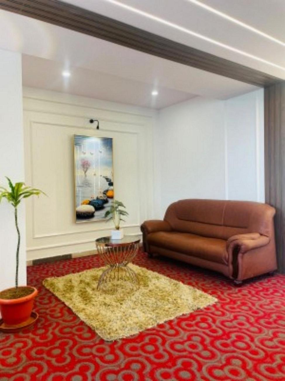 Vovo Hotels Yelahanka Экстерьер фото